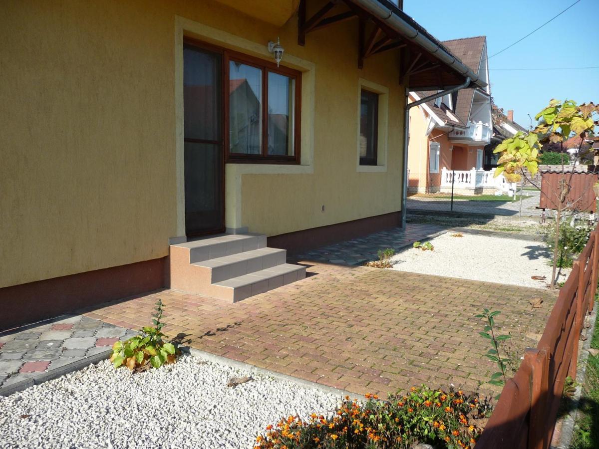 Nádas Társasház Balatonlelle Exterior foto