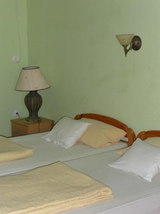 Nádas Társasház Balatonlelle Exterior foto